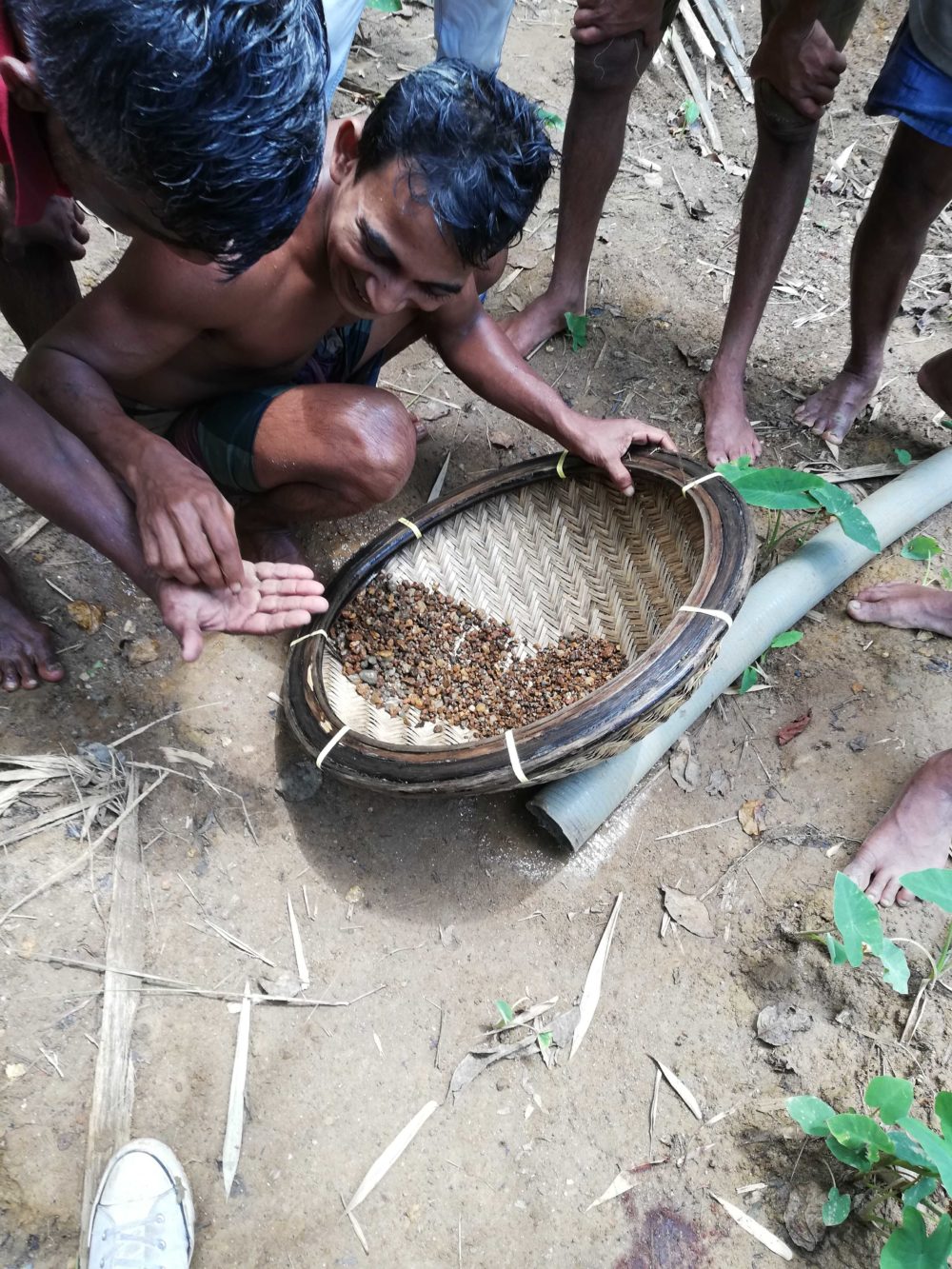 Sourcing Sapphires in Ratnapura, Sri Lanka