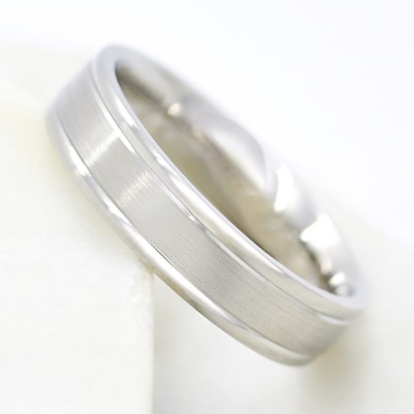 polished and satin finished mens wedding ring
