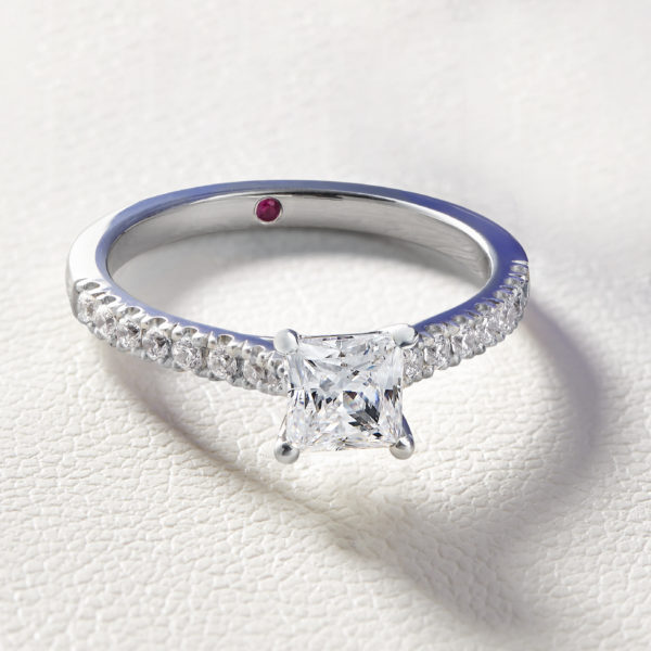 princess cut diamond solitaire platinum engagement ring